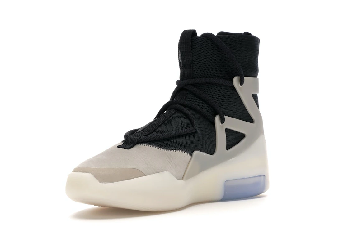 Vue 14 de Nike Air Fear of God 1 String The Question