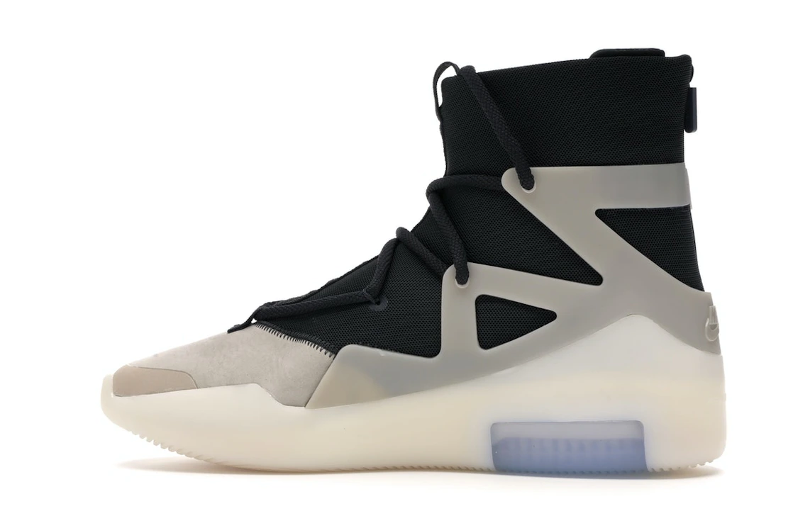 Vue 20 de Nike Air Fear of God 1 String The Question