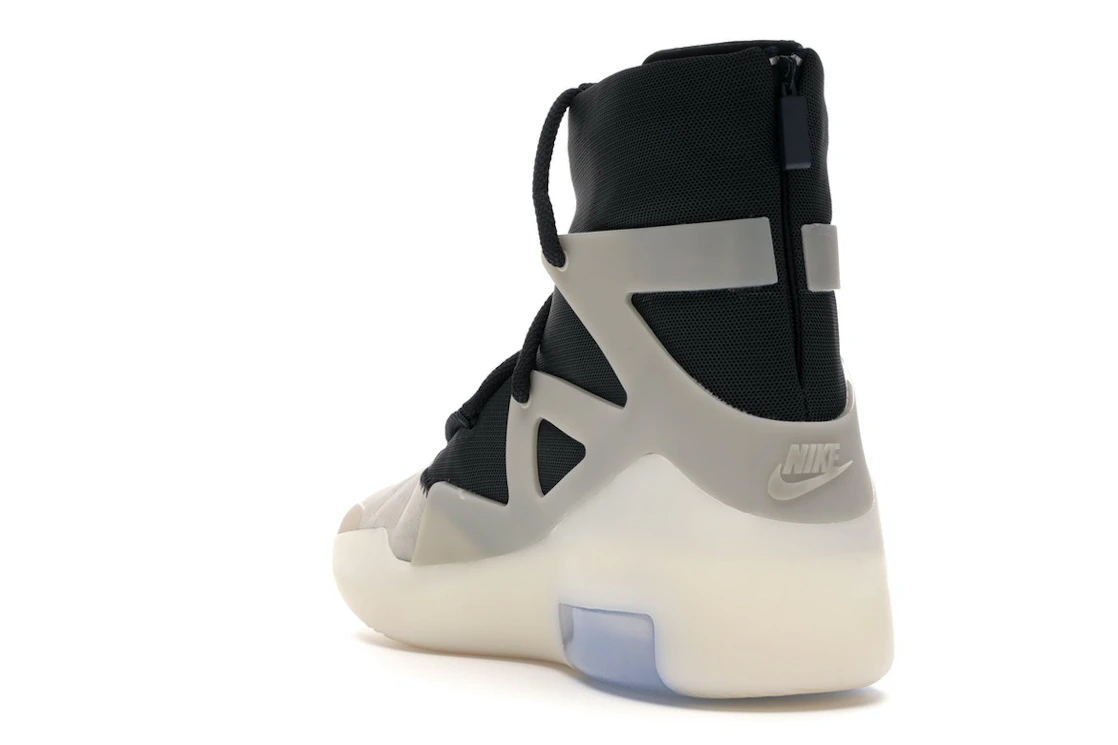 Vue 25 de Nike Air Fear of God 1 String The Question