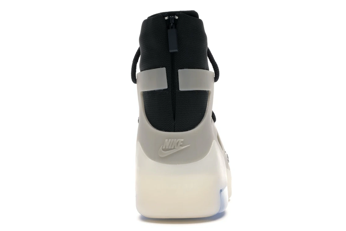 Vue 28 de Nike Air Fear of God 1 String The Question