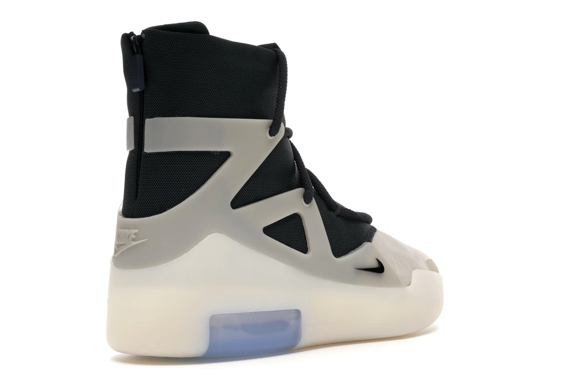 Vue 32 de Nike Air Fear of God 1 String The Question
