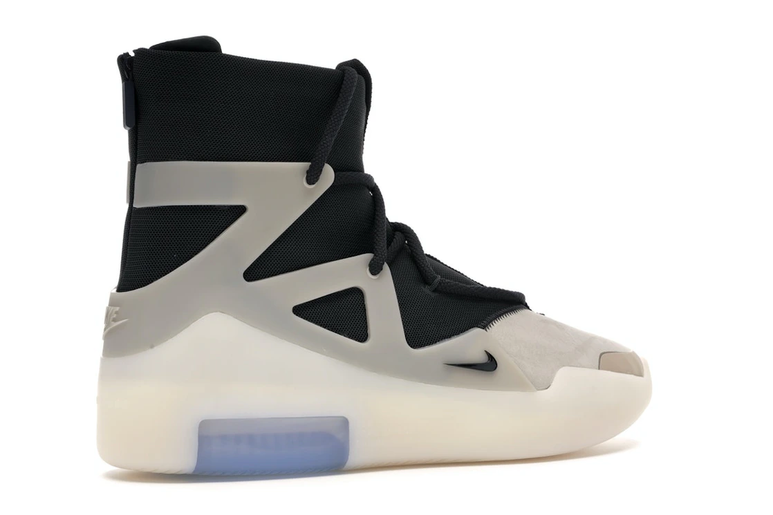 Vue 34 de Nike Air Fear of God 1 String The Question