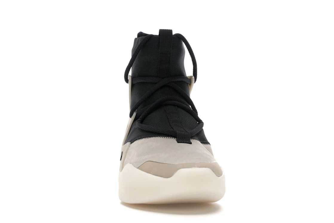 Vue 9 de Nike Air Fear of God 1 String The Question