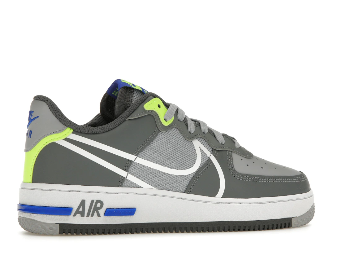 Vue 35 de Nike Air Force 1 React Wolf Grey