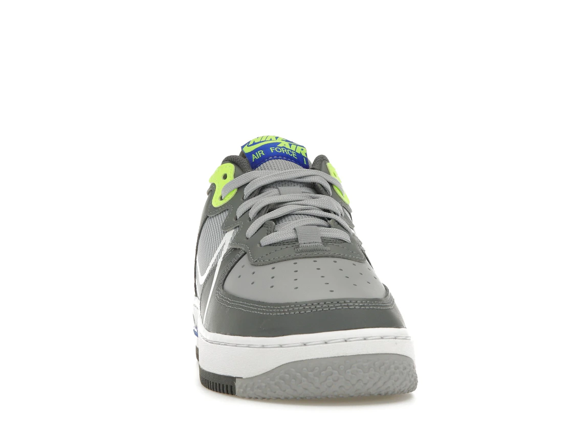 Vue 9 de Nike Air Force 1 React Wolf Grey
