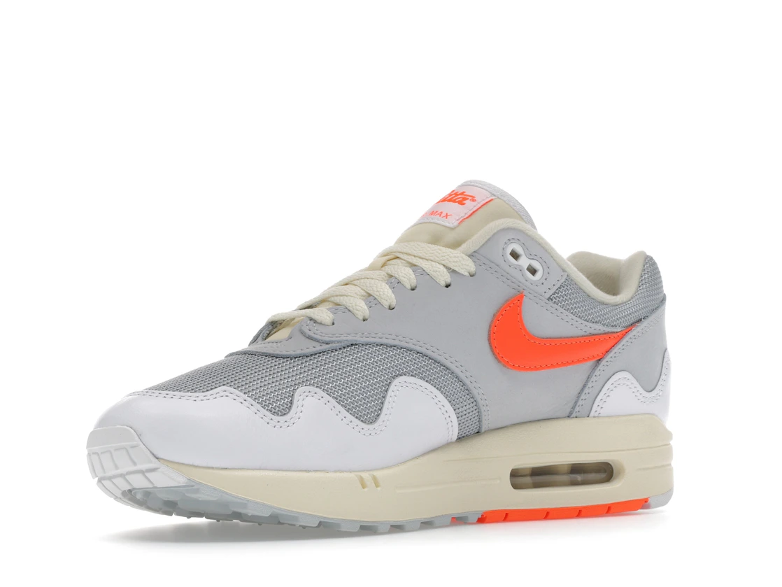 Vue 15 de Nike Air Max 1 Patta Waves White Hyper Crimson (With Bracelet)