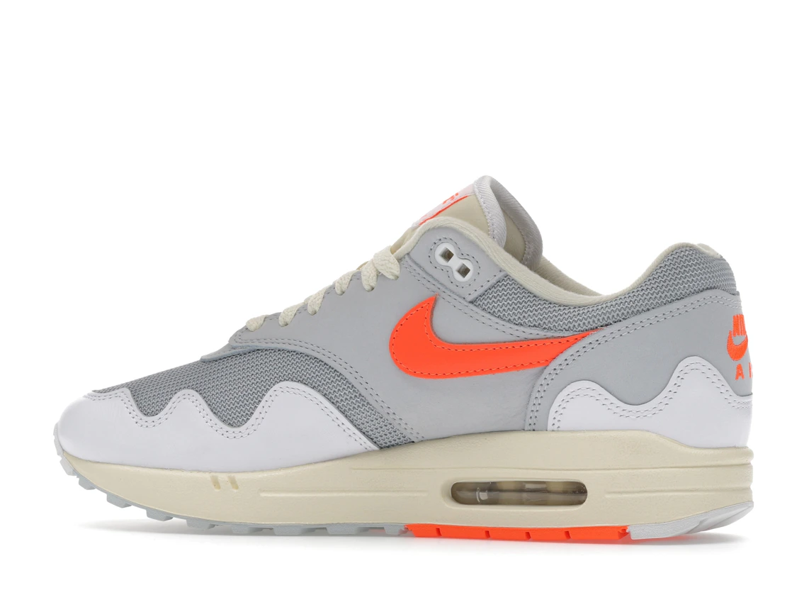 Vue 21 de Nike Air Max 1 Patta Waves White Hyper Crimson (With Bracelet)