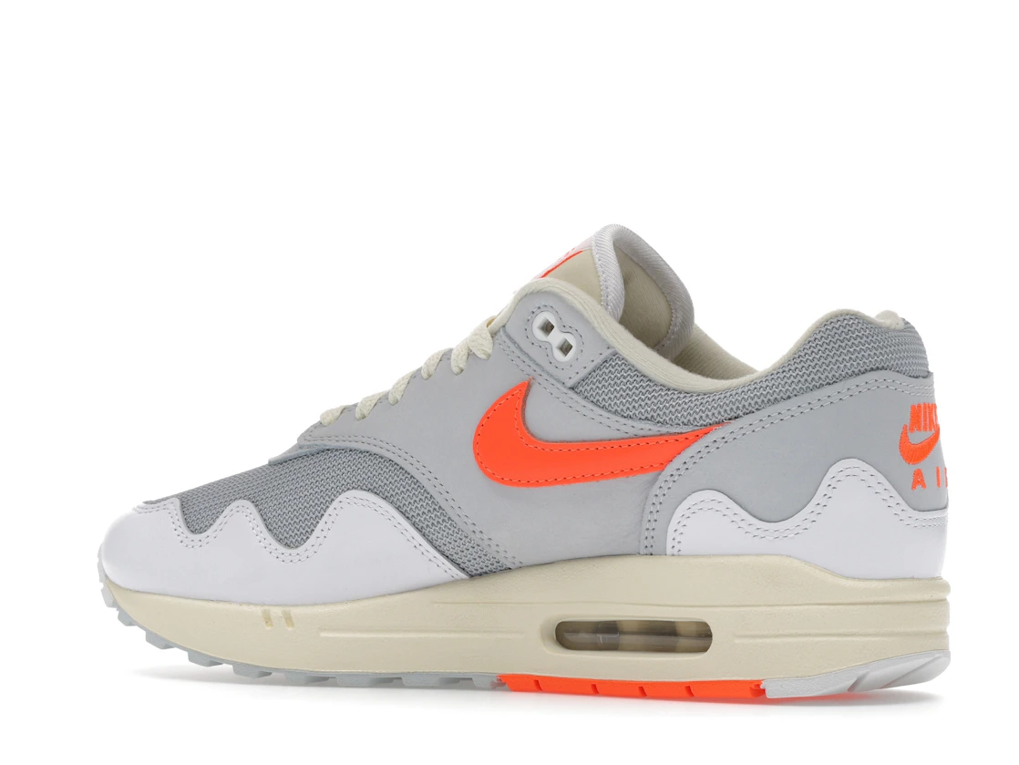 Vue 22 de Nike Air Max 1 Patta Waves White Hyper Crimson (With Bracelet)