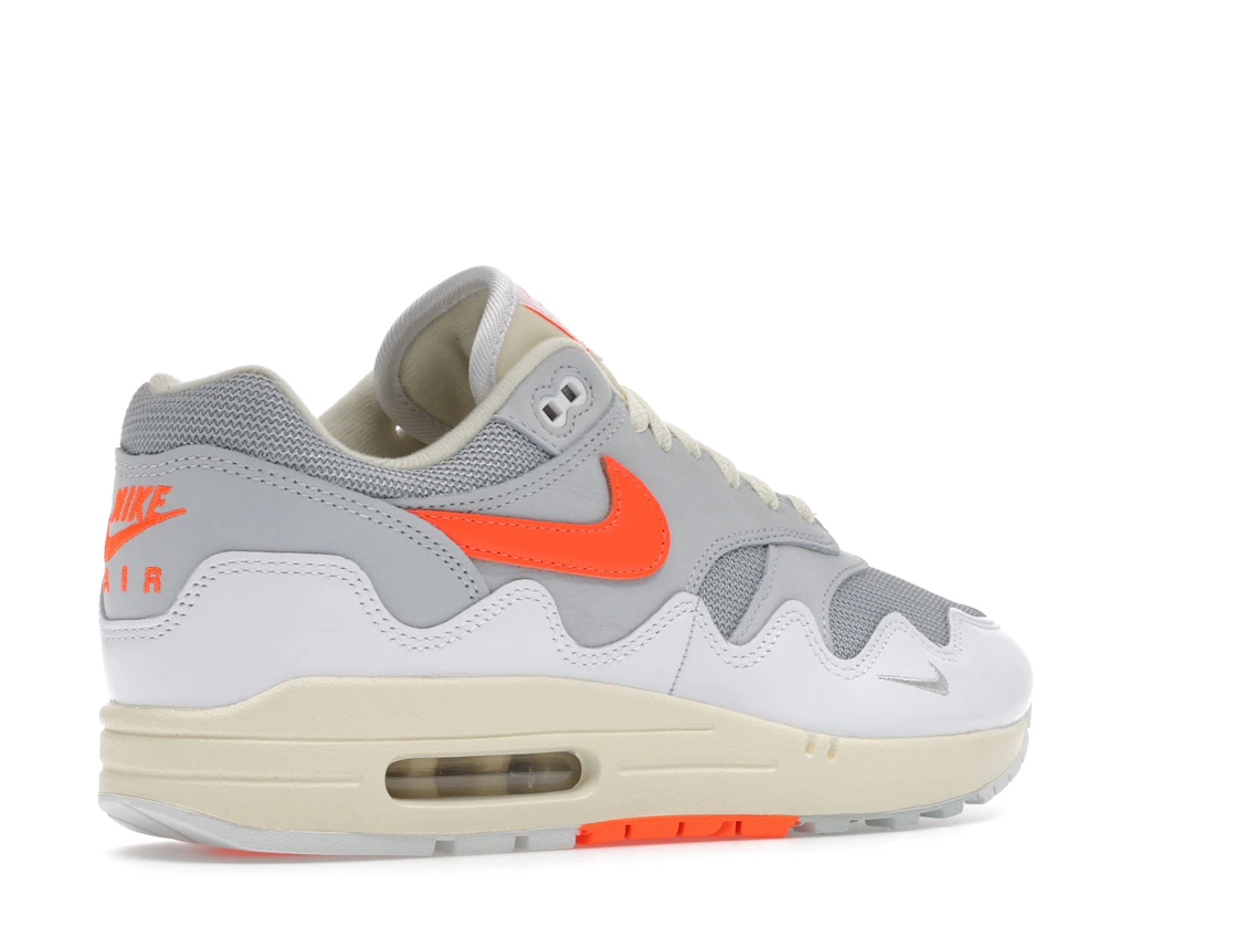 Vue 33 de Nike Air Max 1 Patta Waves White Hyper Crimson (With Bracelet)