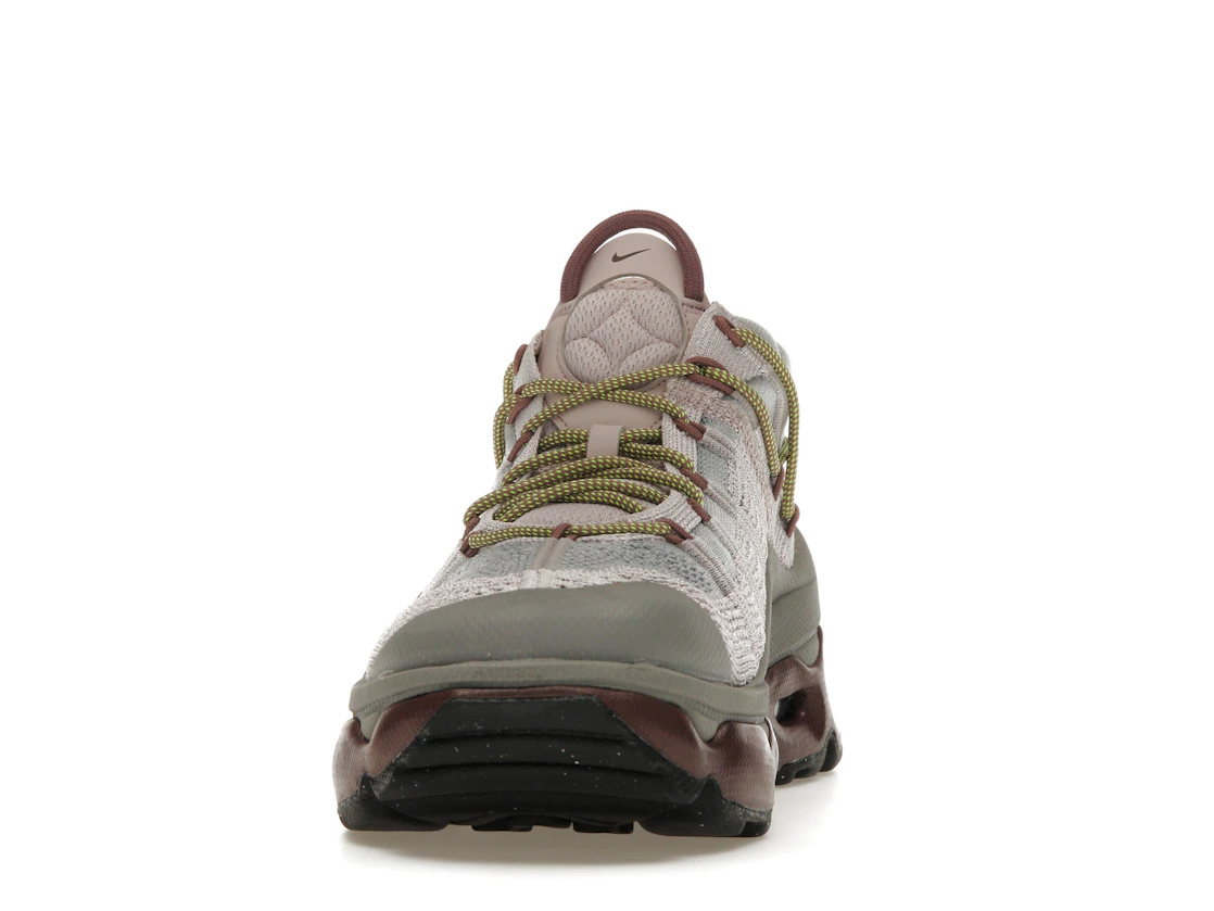 Vue 11 de Nike Air Max Flyknit Venture Platinum Violet