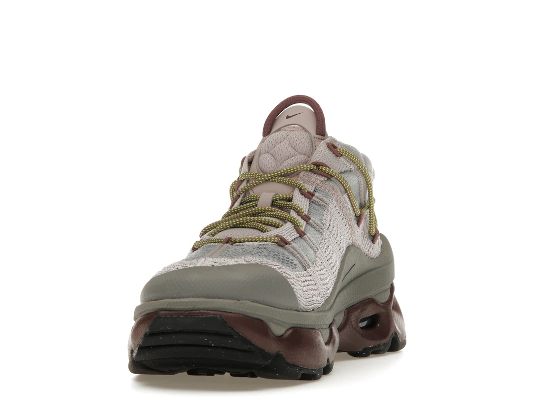 Vue 12 de Nike Air Max Flyknit Venture Platinum Violet