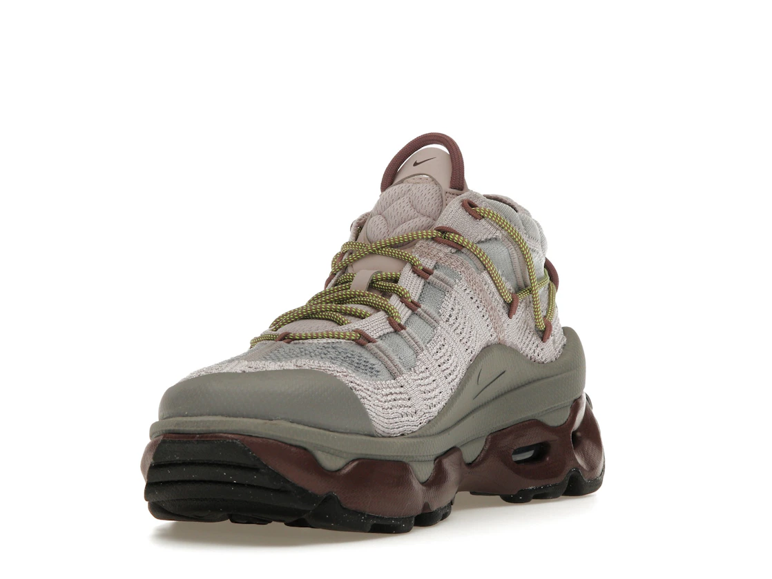 Vue 13 de Nike Air Max Flyknit Venture Platinum Violet