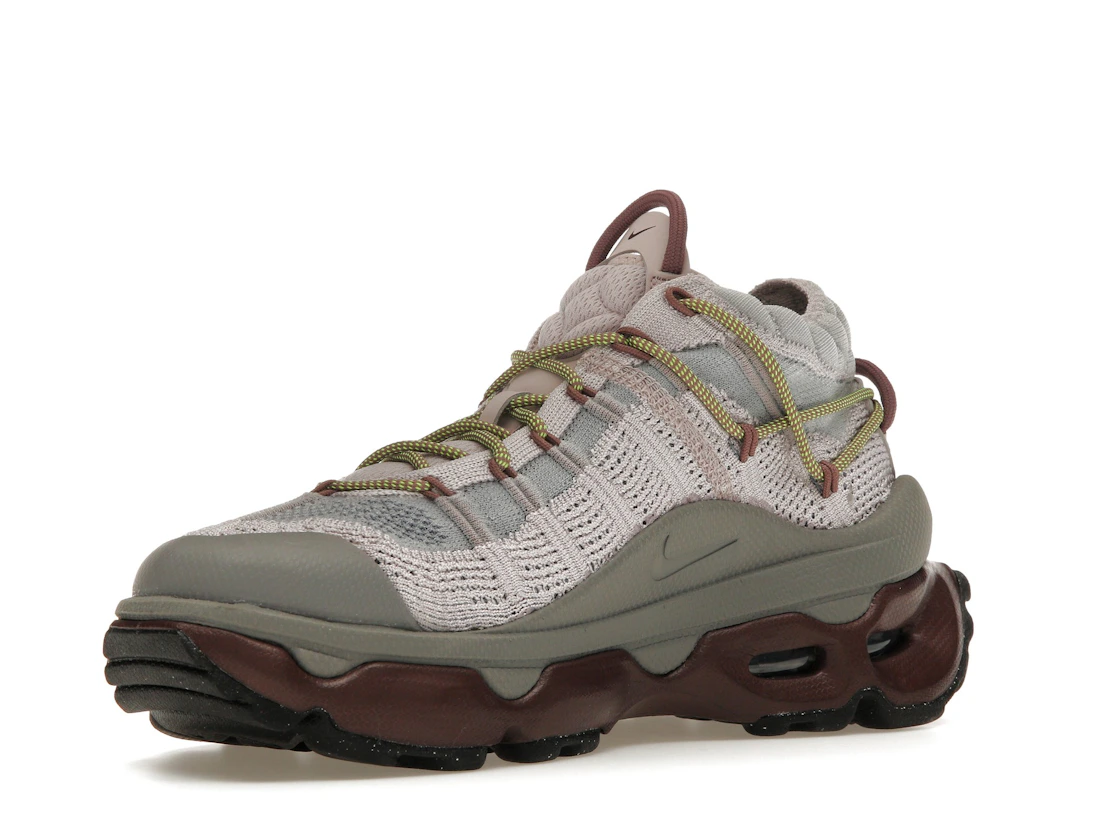 Vue 15 de Nike Air Max Flyknit Venture Platinum Violet