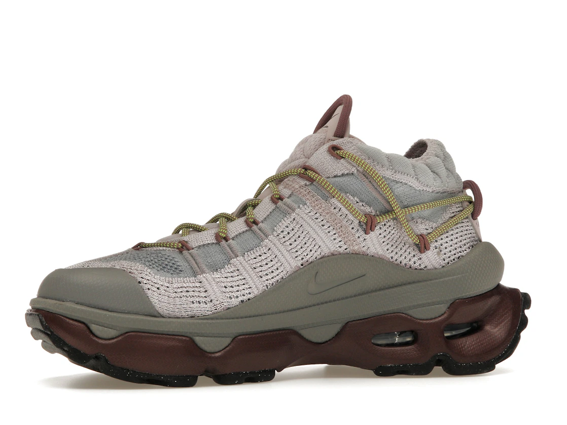 Vue 17 de Nike Air Max Flyknit Venture Platinum Violet