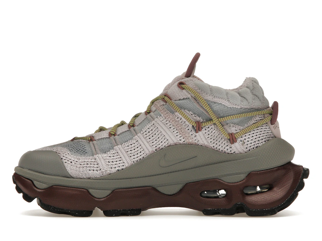 Vue 19 de Nike Air Max Flyknit Venture Platinum Violet