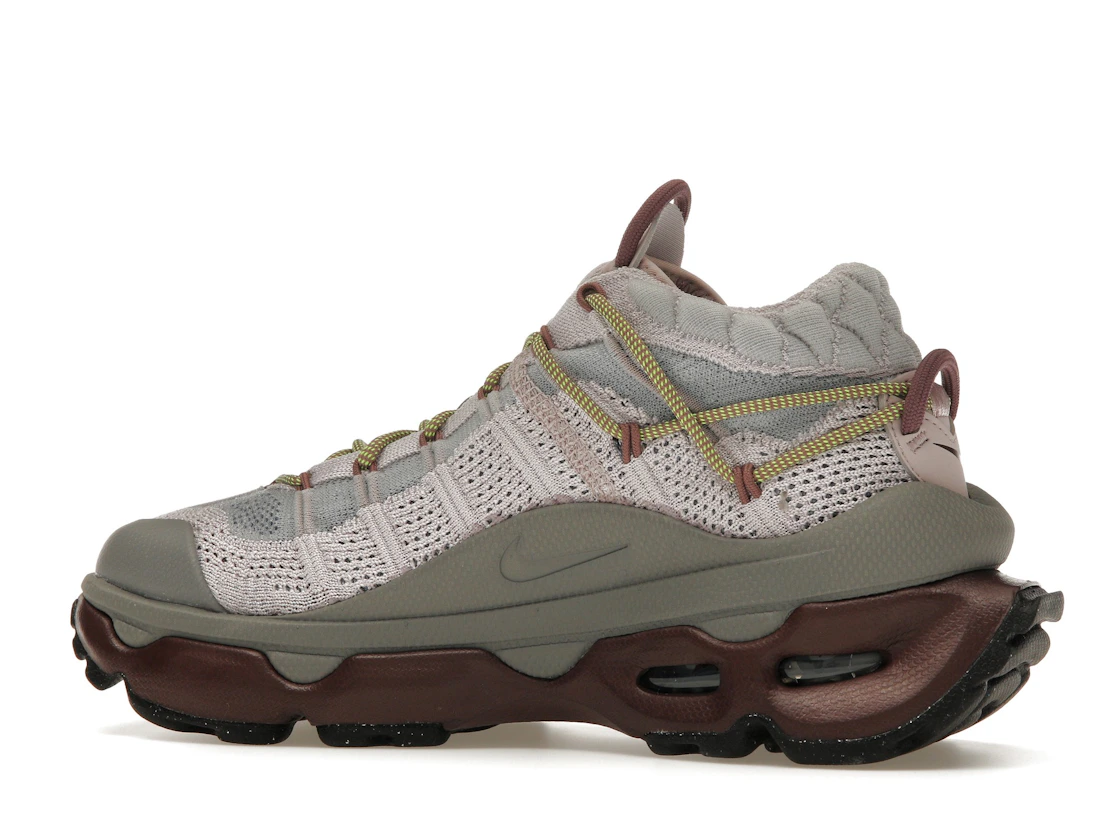 Vue 21 de Nike Air Max Flyknit Venture Platinum Violet