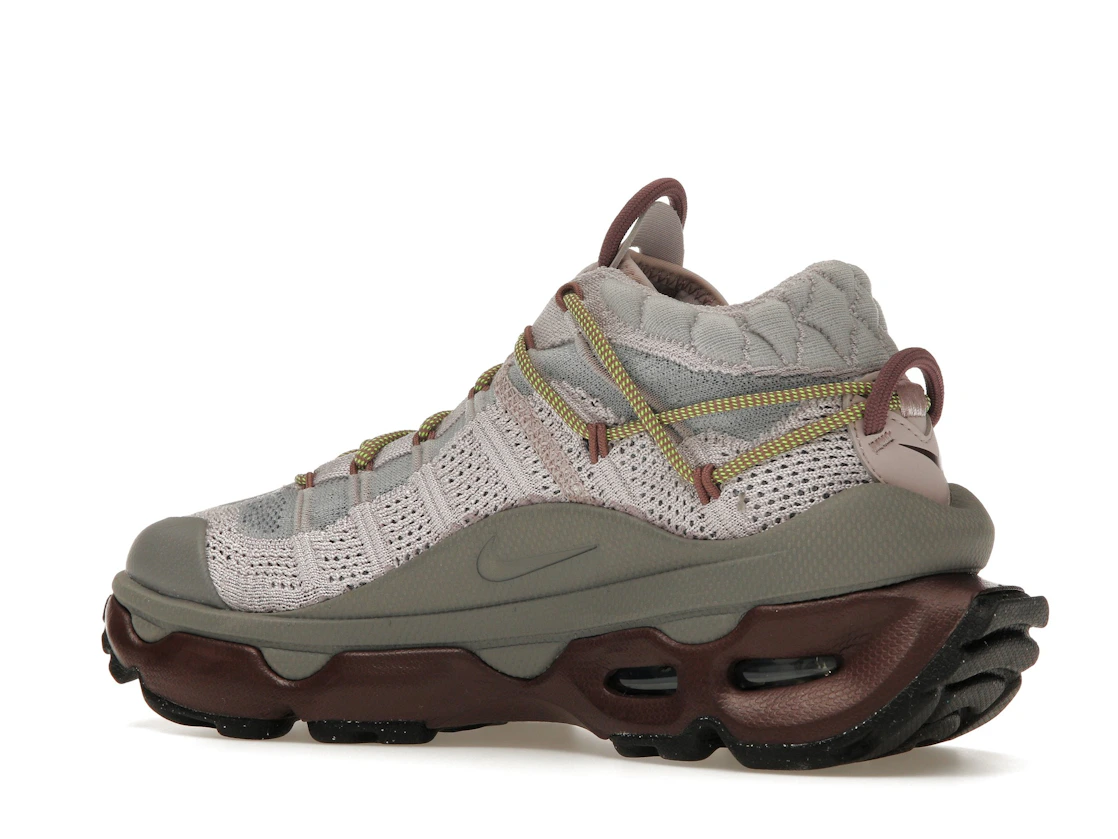 Vue 22 de Nike Air Max Flyknit Venture Platinum Violet