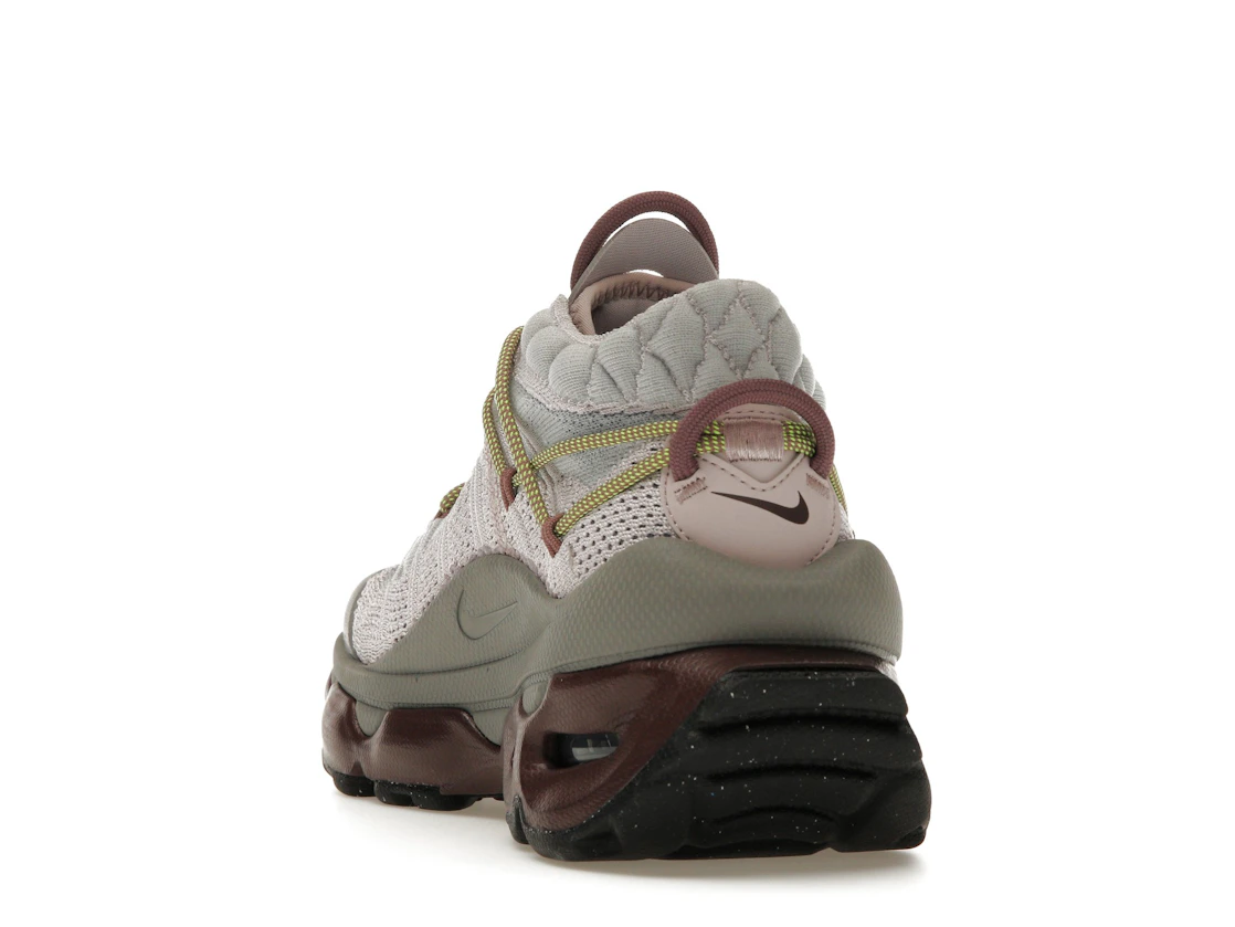 Vue 26 de Nike Air Max Flyknit Venture Platinum Violet