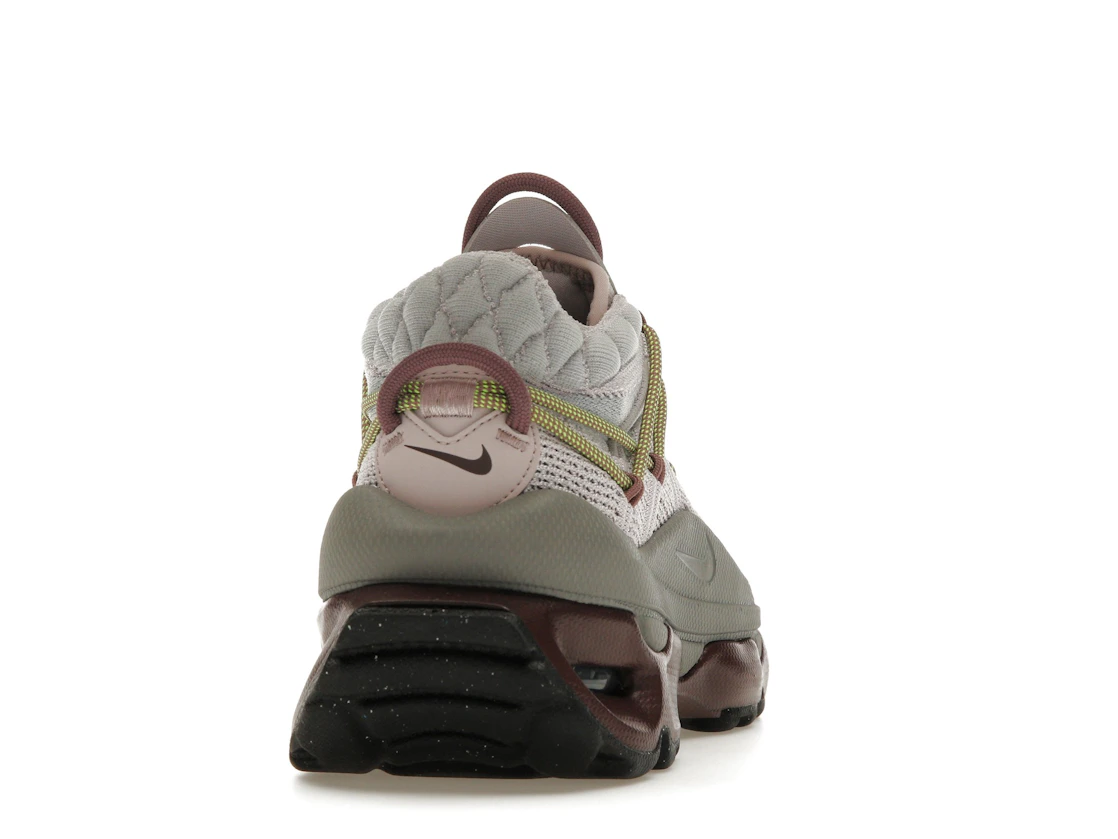 Vue 29 de Nike Air Max Flyknit Venture Platinum Violet
