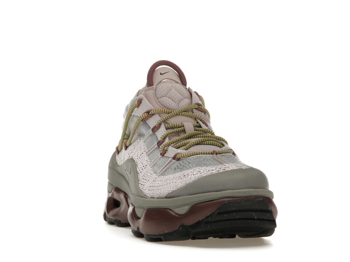 Vue 8 de Nike Air Max Flyknit Venture Platinum Violet
