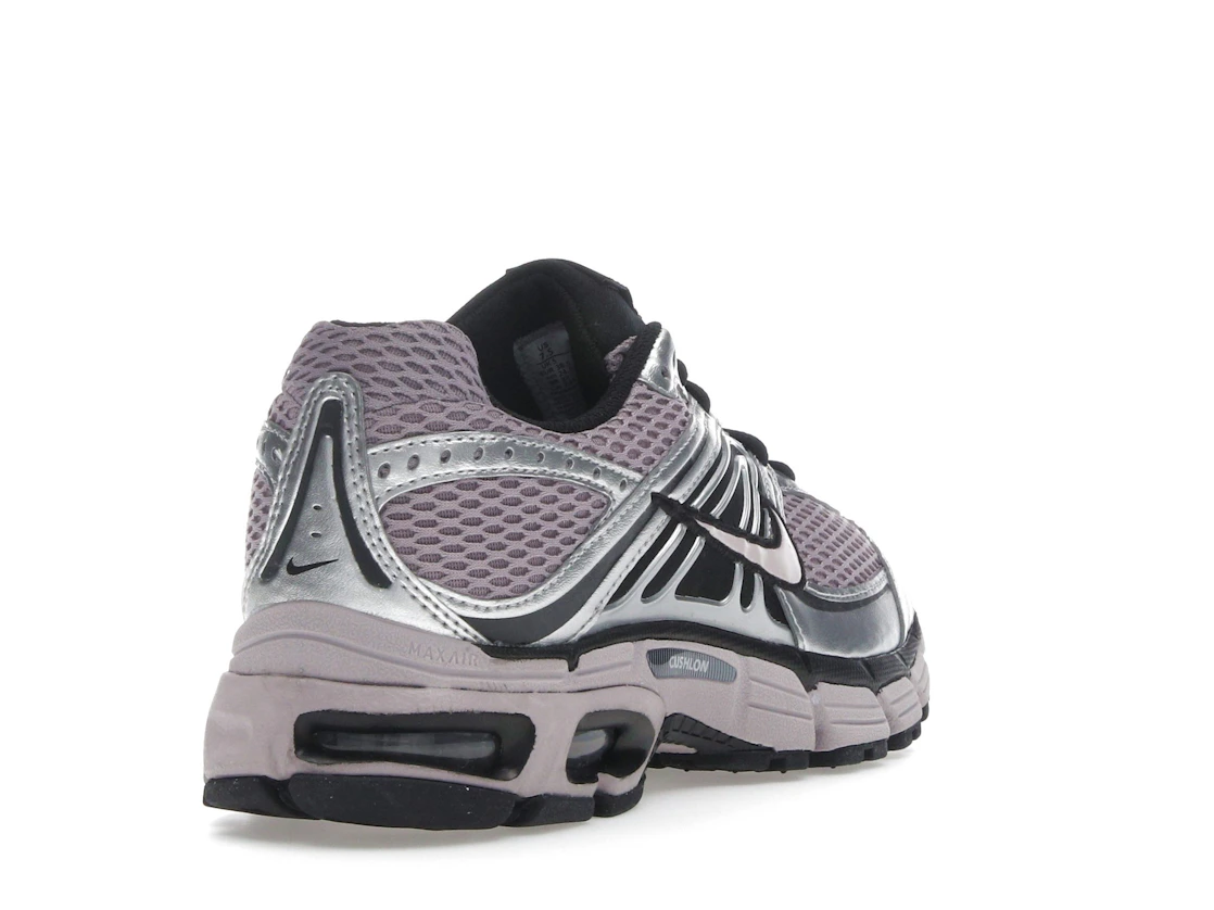 Vue 31 de Nike Air Max Moto 2K Light Violet Ore Metallic Silver 