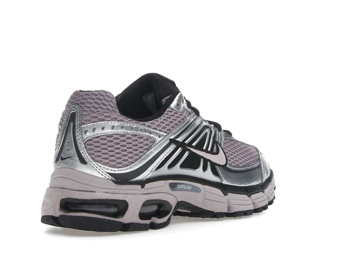 Vue 32 de Nike Air Max Moto 2K Light Violet Ore Metallic Silver 