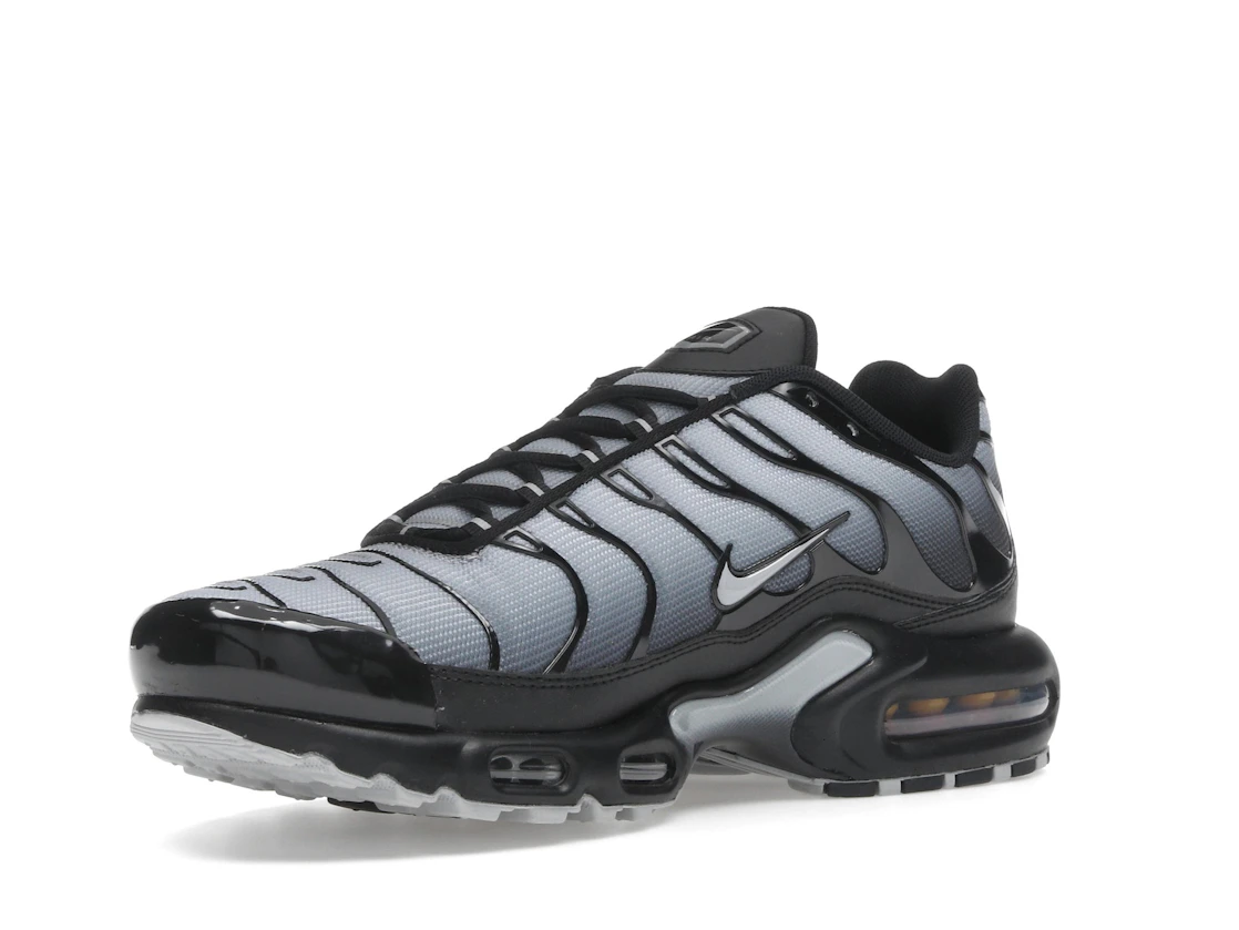 Vue 15 de Nike Air Max Plus SE Black Wolf Grey 