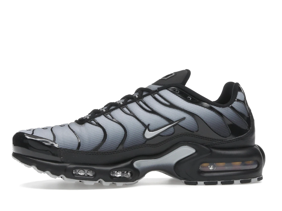 Vue 18 de Nike Air Max Plus SE Black Wolf Grey 