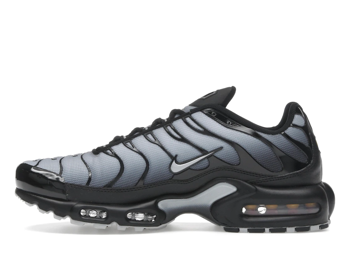 Vue 19 de Nike Air Max Plus SE Black Wolf Grey 