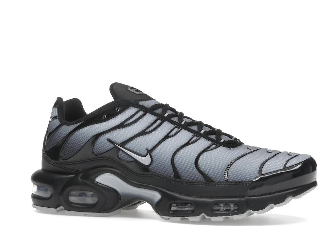 Vue 3 de Nike Air Max Plus SE Black Wolf Grey 