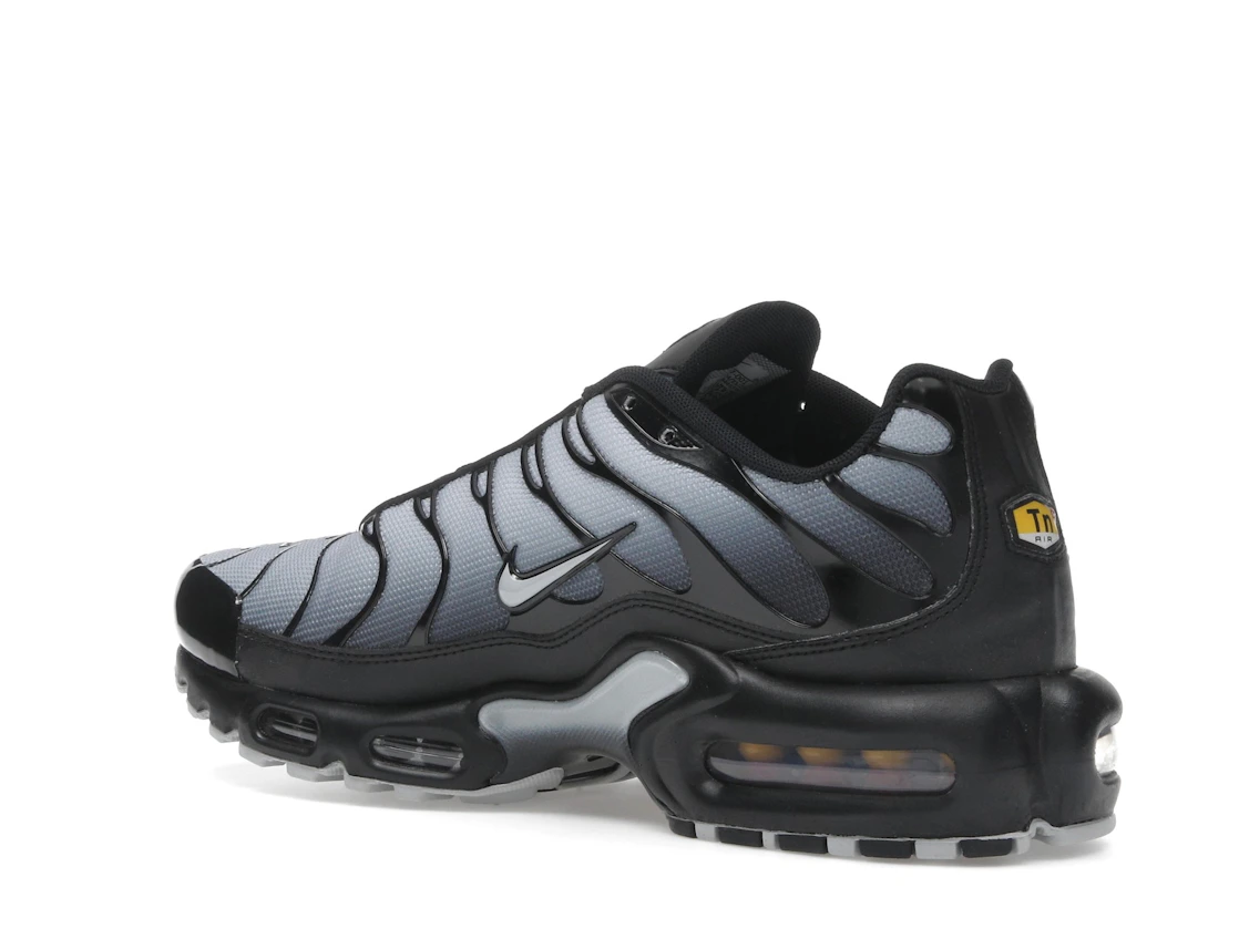 Vue 23 de Nike Air Max Plus SE Black Wolf Grey 