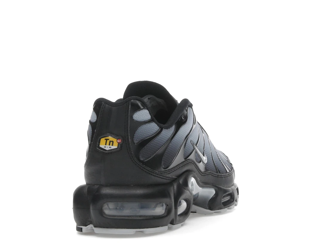Vue 30 de Nike Air Max Plus SE Black Wolf Grey 