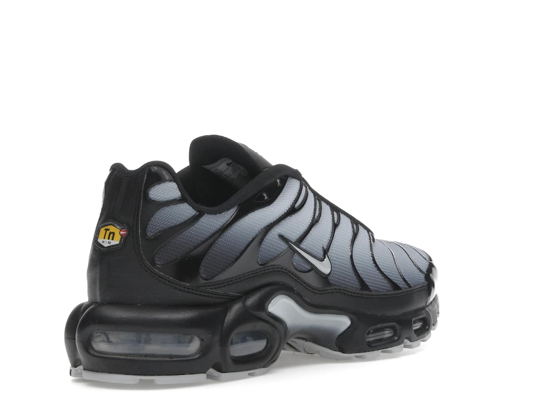 Vue 32 de Nike Air Max Plus SE Black Wolf Grey 