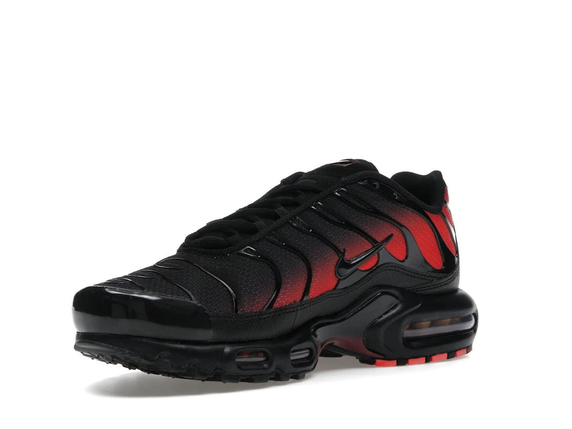 Vue 15 de Nike Air Max Plus Black Noble Red