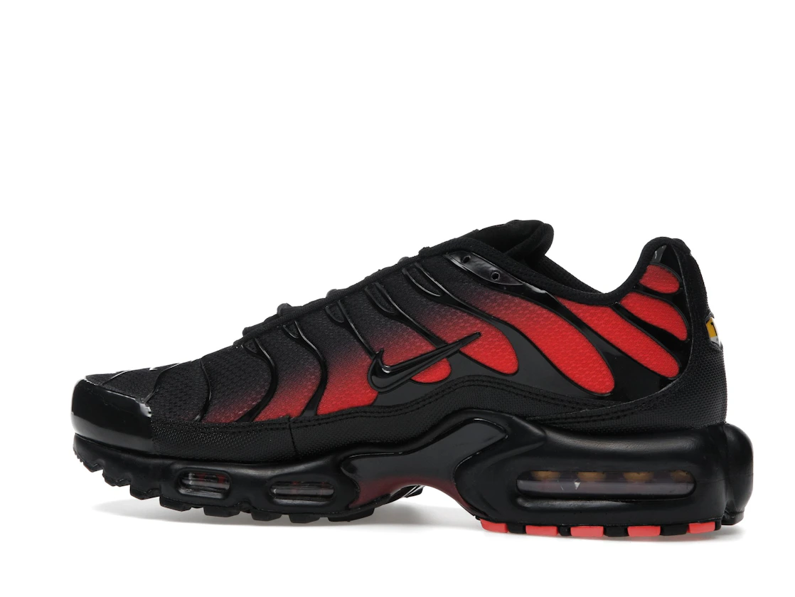 Vue 21 de Nike Air Max Plus Black Noble Red