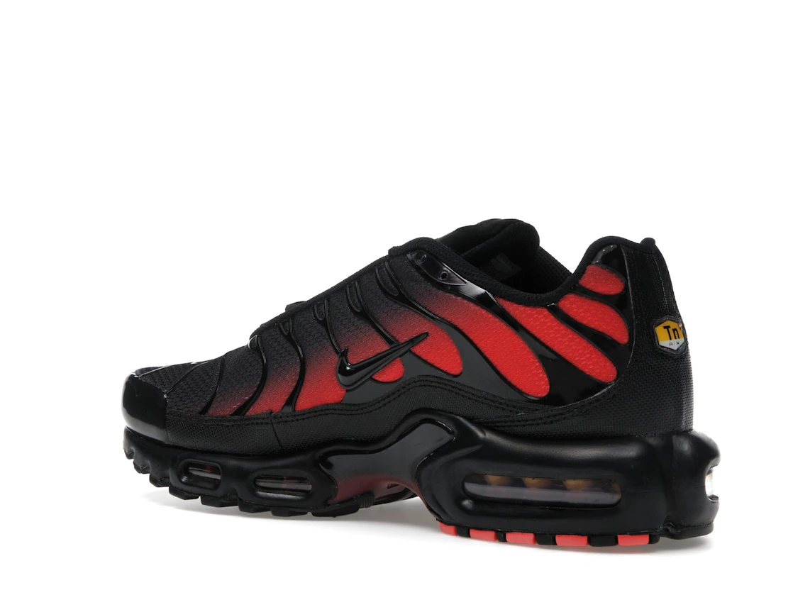 Vue 23 de Nike Air Max Plus Black Noble Red
