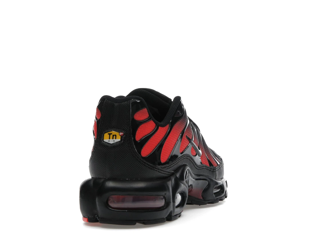 Vue 30 de Nike Air Max Plus Black Noble Red