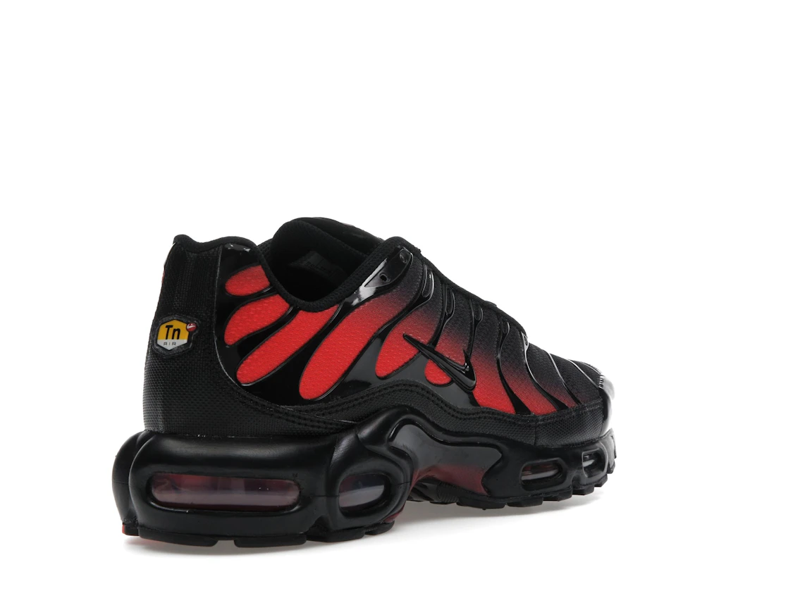 Vue 32 de Nike Air Max Plus Black Noble Red
