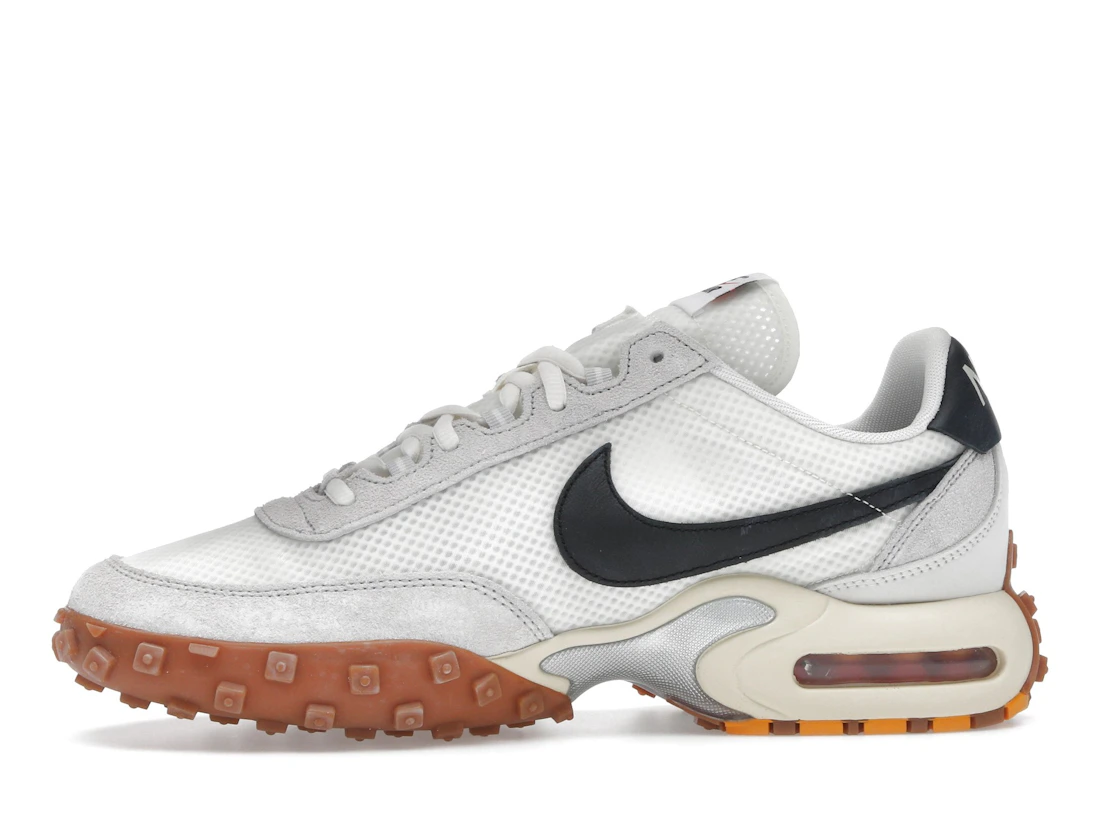Vue 18 de Nike Air Max Waffle Racer SP Sail Black Gum
