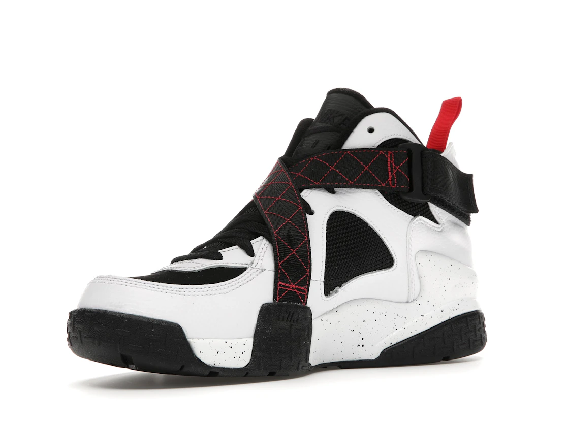 Vue 15 de Nike Air Raid White University Red