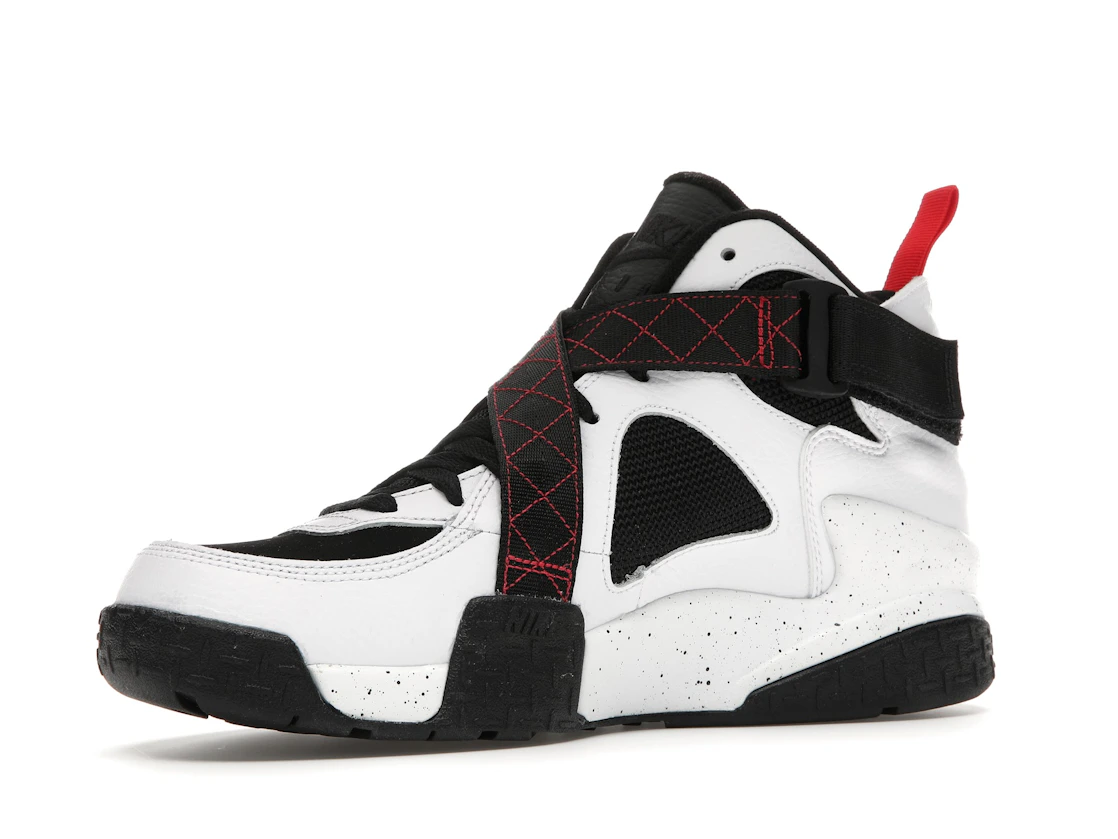 Vue 16 de Nike Air Raid White University Red