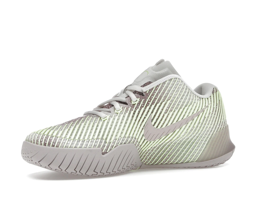 Vue 16 de Nike Court Air Zoom Vapor 11 Premium HC Phantom Platinum Violet Barely Volt 
