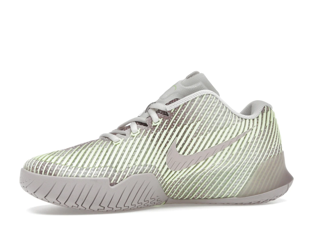 Vue 17 de Nike Court Air Zoom Vapor 11 Premium HC Phantom Platinum Violet Barely Volt 