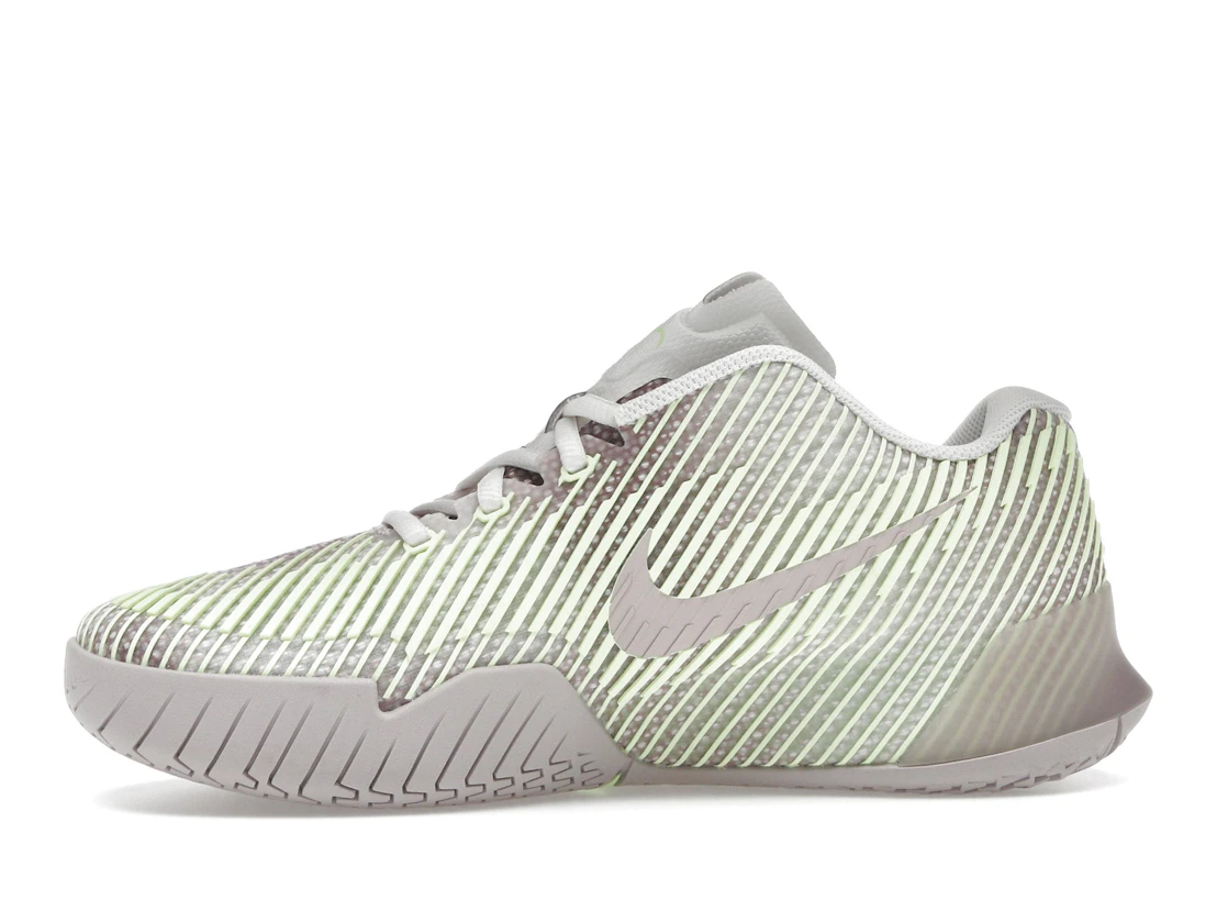 Vue 18 de Nike Court Air Zoom Vapor 11 Premium HC Phantom Platinum Violet Barely Volt 
