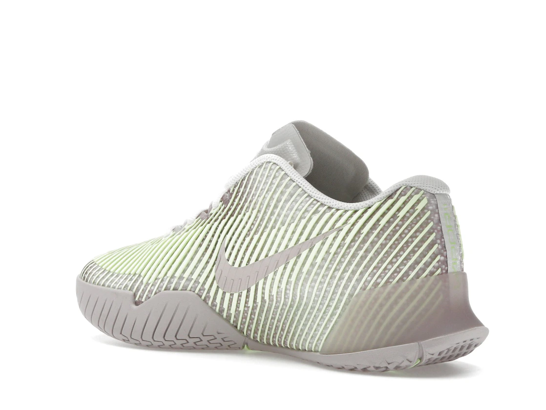Vue 23 de Nike Court Air Zoom Vapor 11 Premium HC Phantom Platinum Violet Barely Volt 
