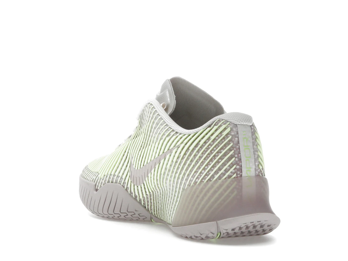 Vue 25 de Nike Court Air Zoom Vapor 11 Premium HC Phantom Platinum Violet Barely Volt 