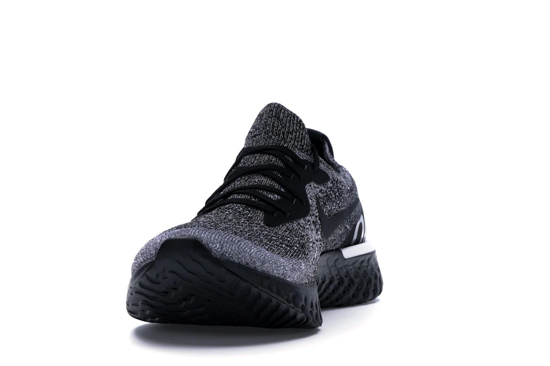 Vue 12 de Nike Epic React Flyknit Cookies & Cream 