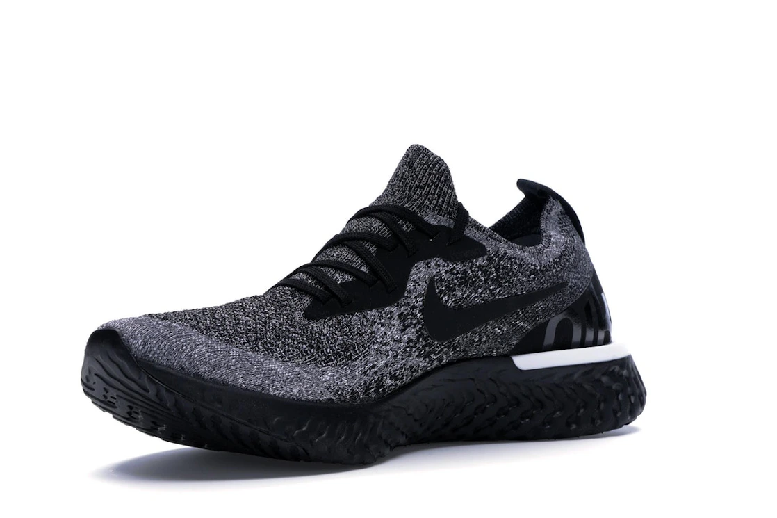Vue 15 de Nike Epic React Flyknit Cookies & Cream 