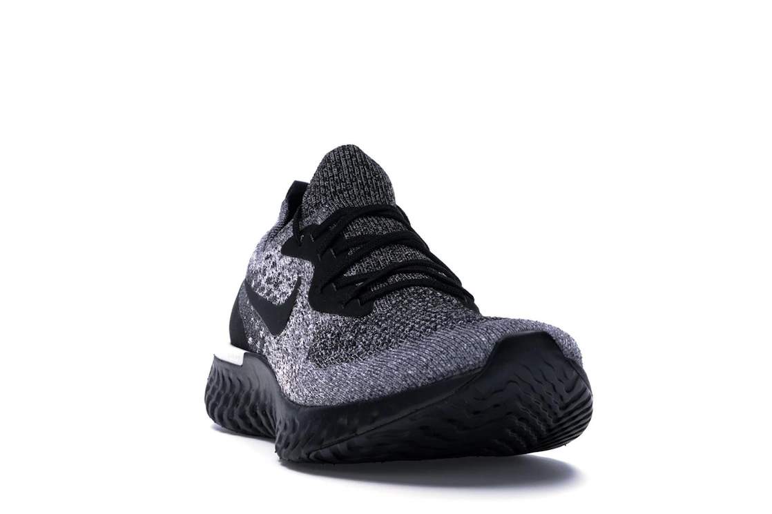 Vue 8 de Nike Epic React Flyknit Cookies & Cream 