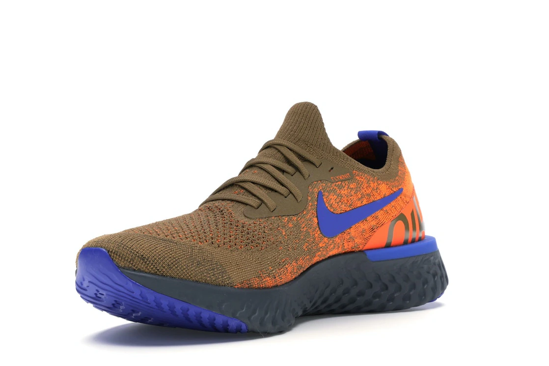Vue 14 de Nike Epic React Flyknit Golden Beige Racer Blue